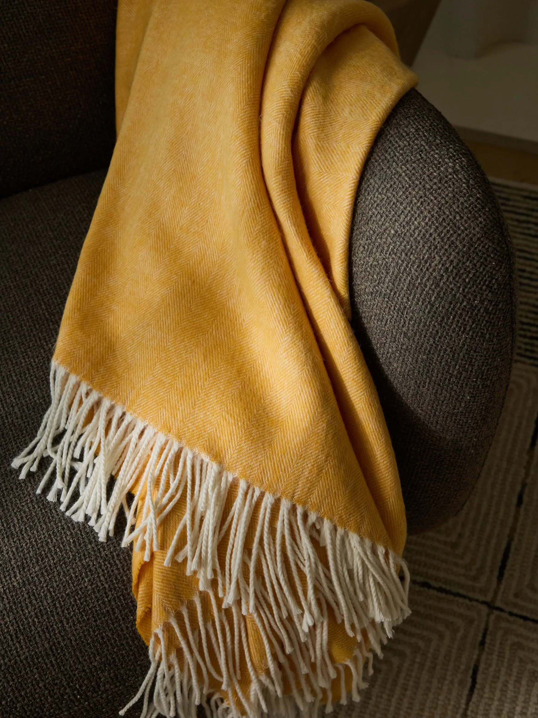 Bamboo Herringbone Tassel Throw