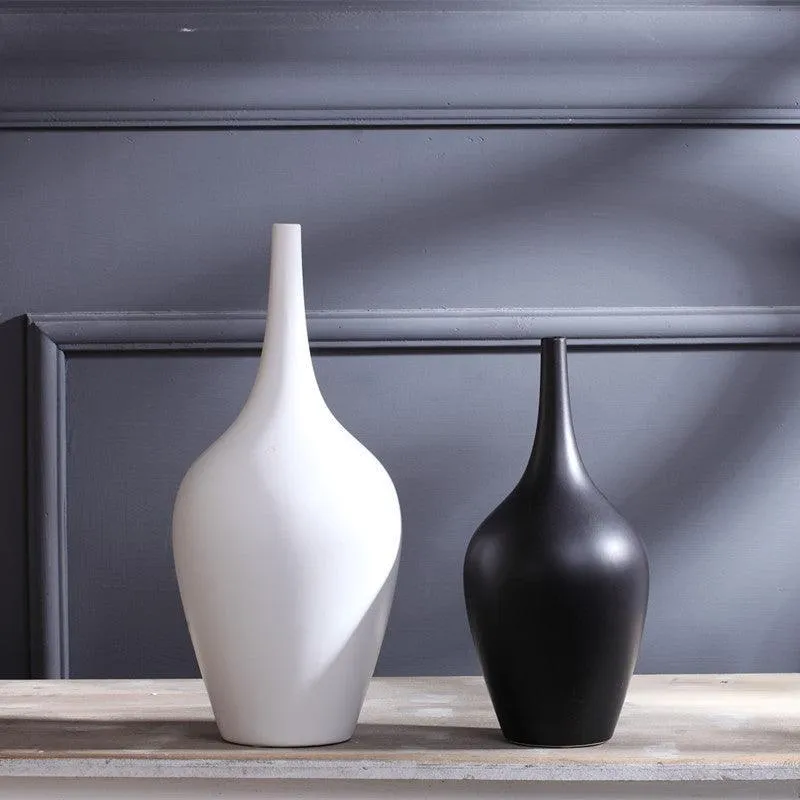 Elegant Black and White High-Temperature Ceramic Vase for Floral Arrangements