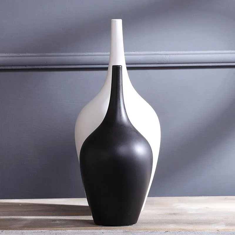 Elegant Black and White High-Temperature Ceramic Vase for Floral Arrangements