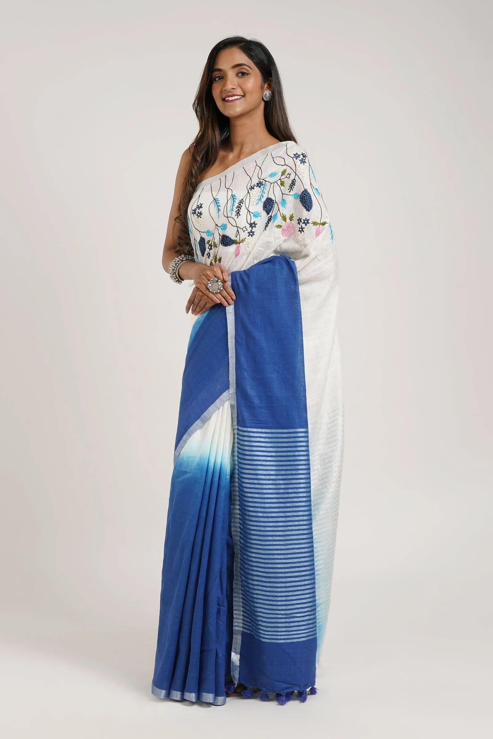 Teejh Floral Wave Blue and White Linen Saree with Blouse Piece