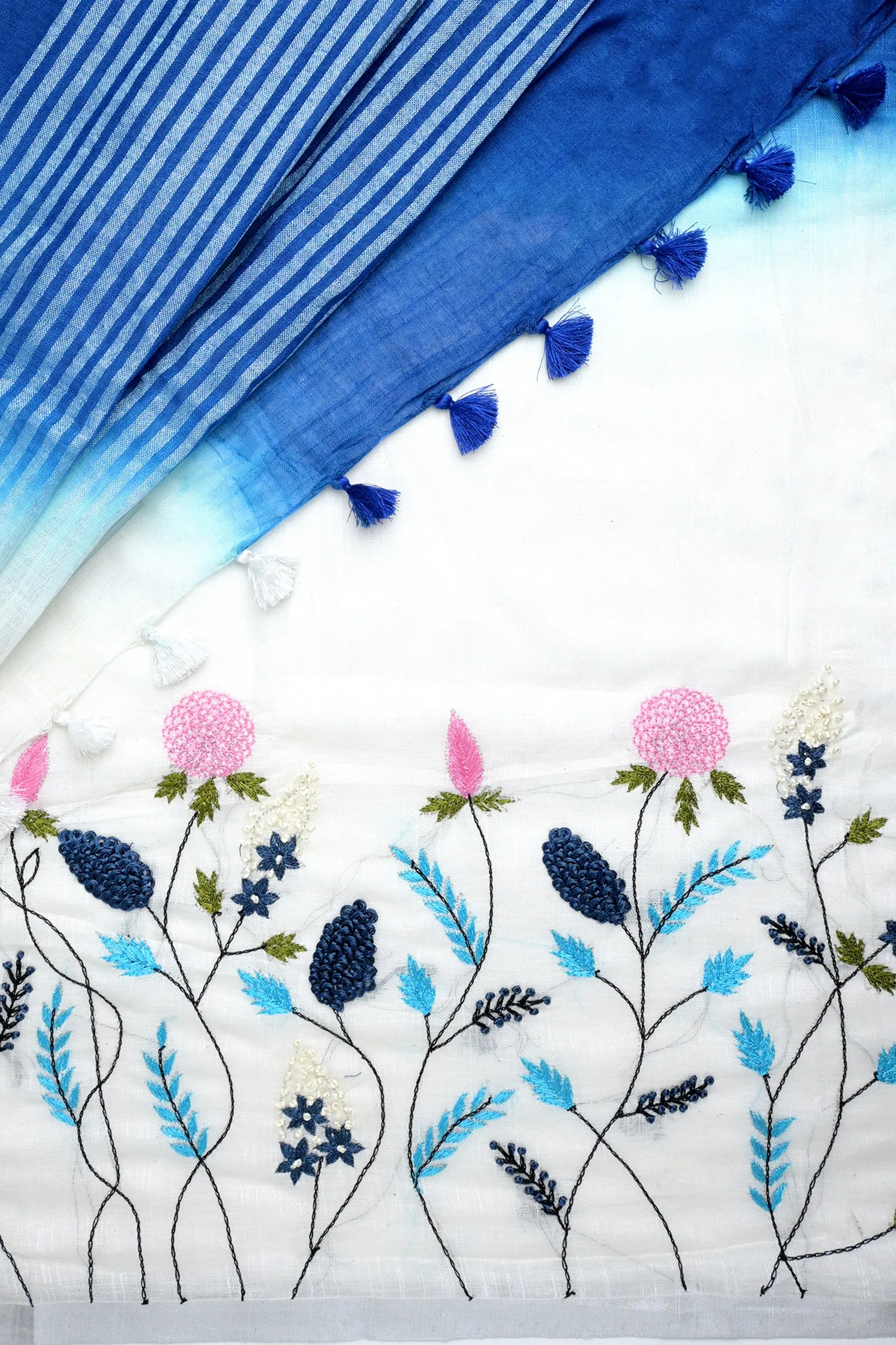 Teejh Floral Wave Blue and White Linen Saree with Blouse Piece