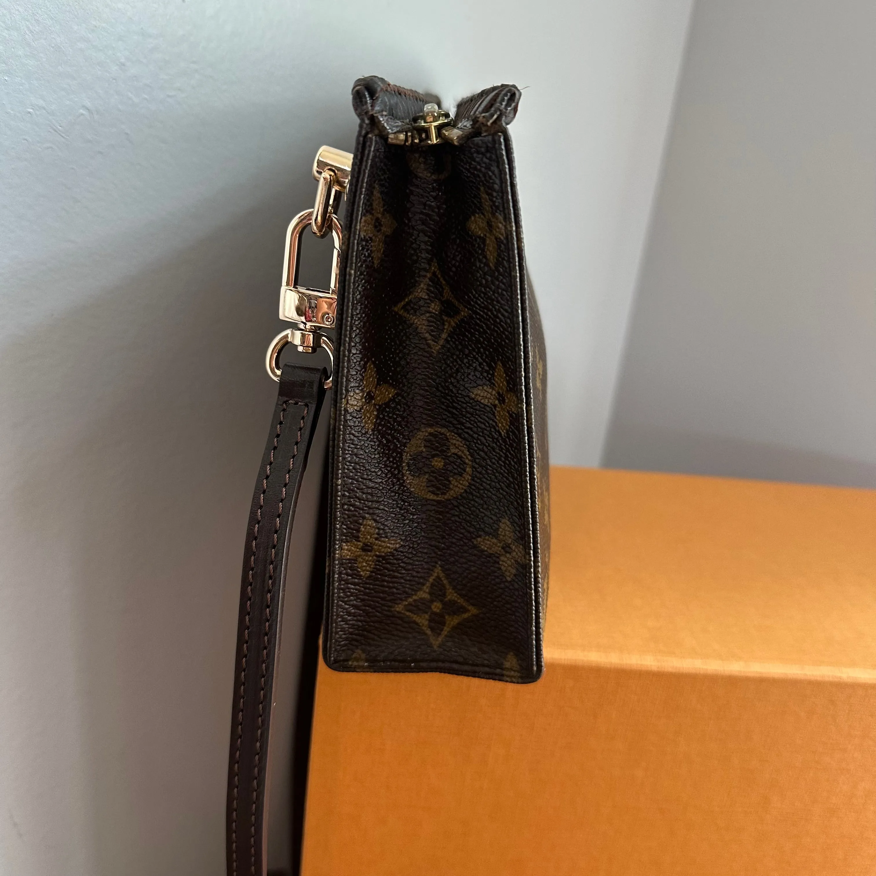 The Cygnet Crossbody - Vintage Monogram in Chocolate